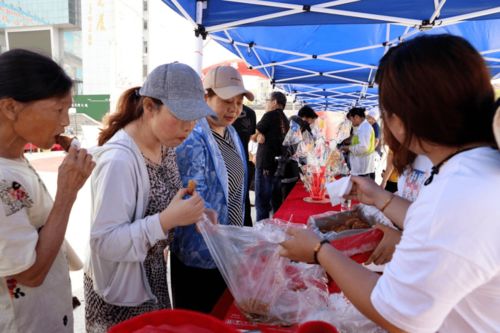我鎮(zhèn)非遺產(chǎn)品在東臺(tái)展示受青睞，非酒精飲料及茶葉零售表現(xiàn)突出